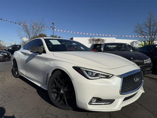 2019 INFINITI Q60 3.0t LUXE