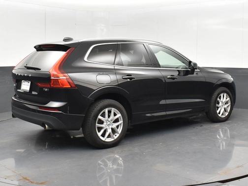 2021 Volvo XC60 T5 Momentum