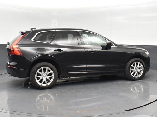 2021 Volvo XC60 T5 Momentum