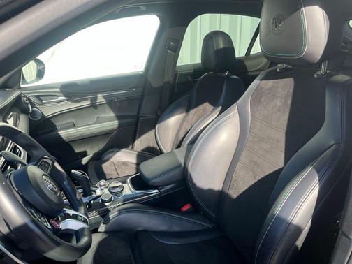 2020 Alfa Romeo Stelvio Quadrifoglio