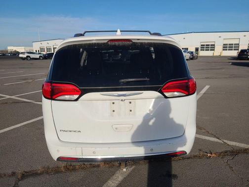 2018 Chrysler Pacifica Touring-L
