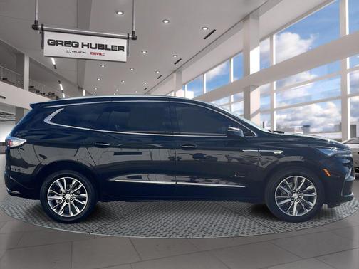2022 Buick Enclave FWD Avenir