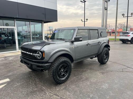 Gray Metallic 2022 Ford Bronco Wildtrak