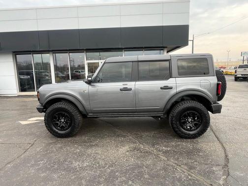 Gray Metallic 2022 Ford Bronco Wildtrak