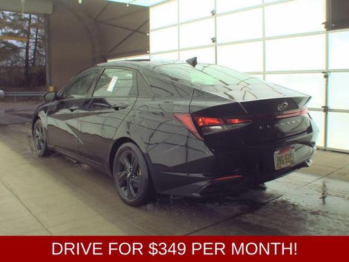 2023 Hyundai ELANTRA SEL