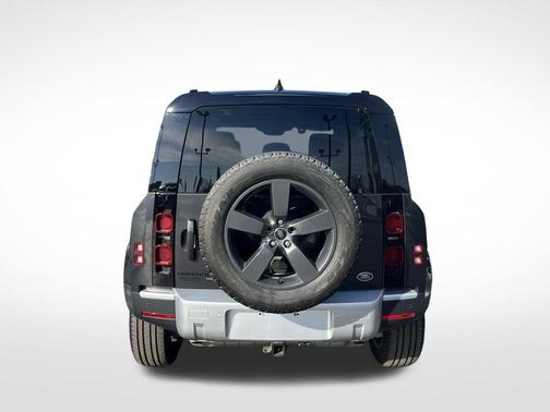 2023 Land Rover Defender 110 SE