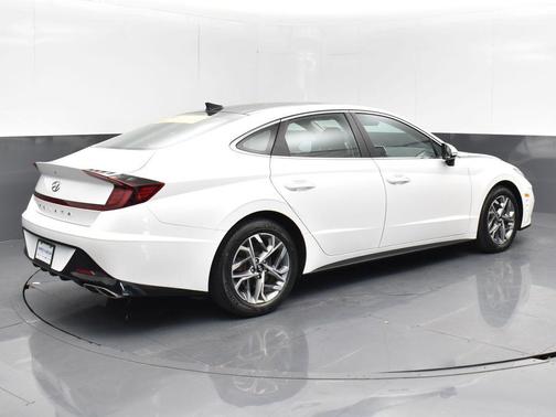 2022 Hyundai SONATA SEL