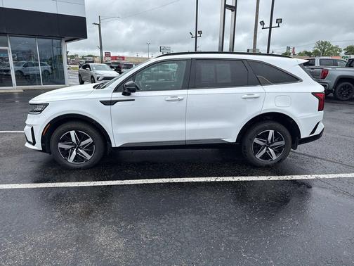 Glacial White Pearl 2022 Kia Sorento S