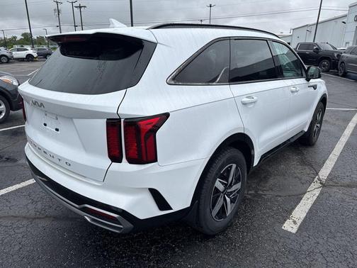 Glacial White Pearl 2022 Kia Sorento S