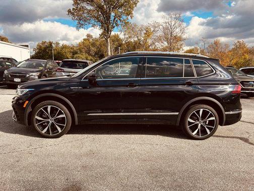 2022 Volkswagen Tiguan 2.0T SEL R-Line 4MOTION