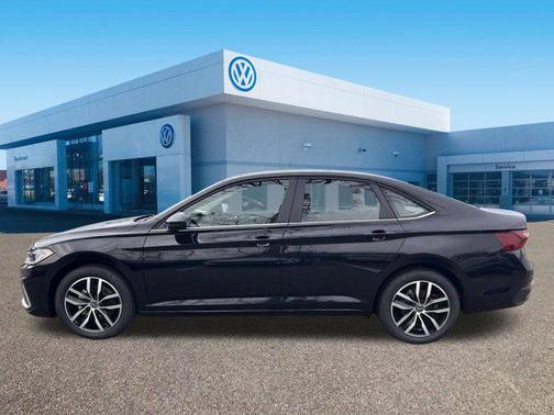 Deep Black Pearl 2026 Volkswagen Jetta 1.4T SE