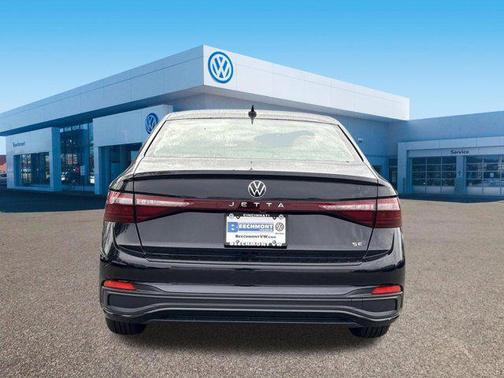Deep Black Pearl 2026 Volkswagen Jetta 1.4T SE