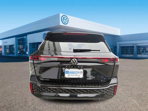deep black pearl 2026 Volkswagen Tiguan 2.0T SEL R-Line 4MOTION