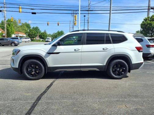 2025 Volkswagen Atlas 2.0T Peak Edition
