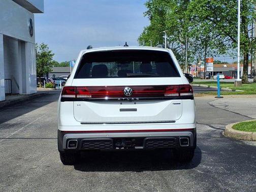 2025 Volkswagen Atlas 2.0T Peak Edition