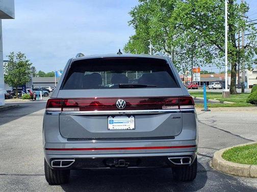 2025 Volkswagen Atlas 2.0T SEL Premium R-Line 4MOTION