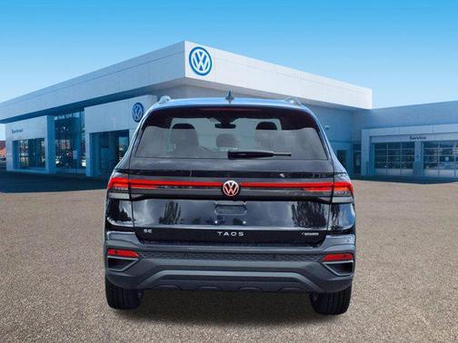 2025 Volkswagen Taos 1.5T SE Black