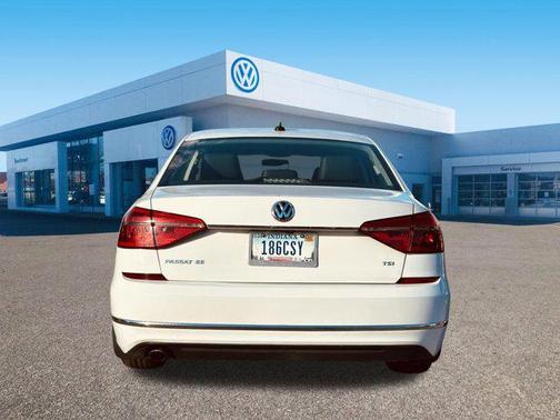 2016 Volkswagen Passat 1.8T SE