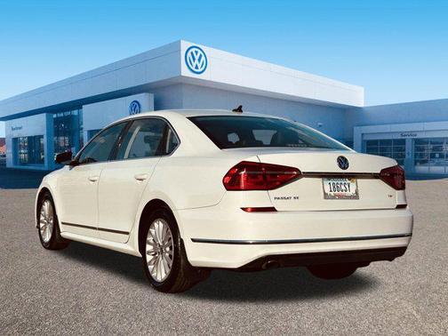 2016 Volkswagen Passat 1.8T SE