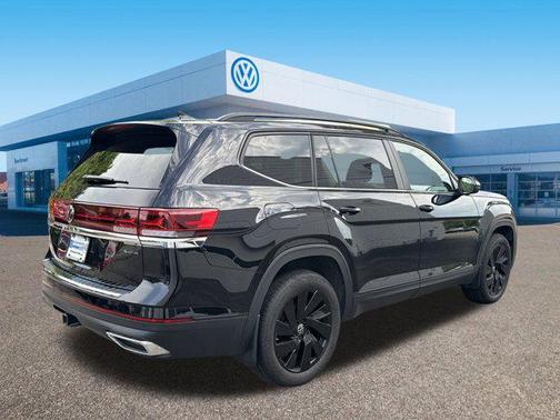 2024 Volkswagen Atlas 2.0T SE w/Technology 4MOTION