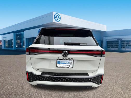 sandstone 2026 Volkswagen Tiguan 2.0T SE R-Line Black