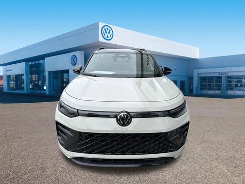 sandstone 2026 Volkswagen Tiguan 2.0T SE R-Line Black