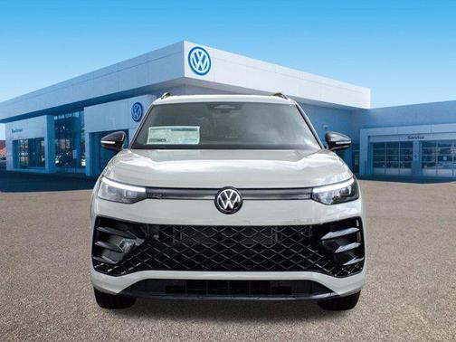 2025 Volkswagen Tiguan 2.0T SE R-Line Black 4MOTION