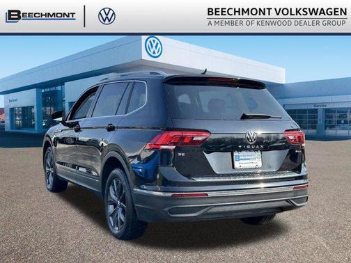 Deep Black 2022 Volkswagen Tiguan 2.0T SE 4MOTION