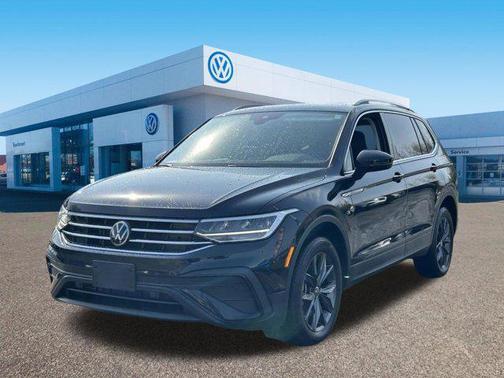 Deep Black 2022 Volkswagen Tiguan 2.0T SE 4MOTION