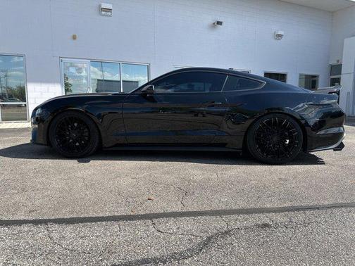 2020 Ford Mustang EcoBoost