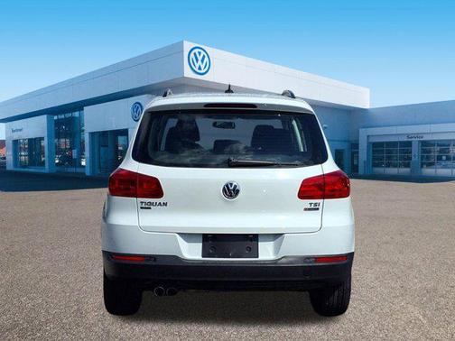 2018 Volkswagen Tiguan Limited 2.0T 4MOTION