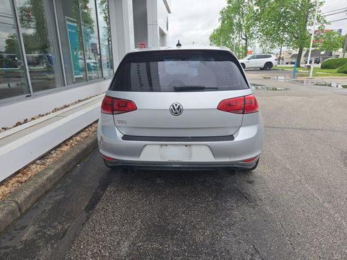 2015 Volkswagen Golf GTI 2.0T SE 4-Door