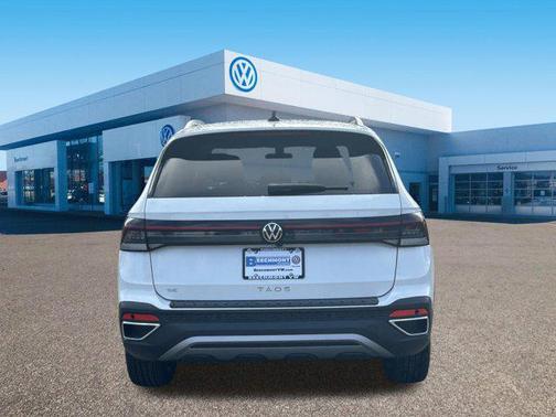 2026 Volkswagen Taos SE