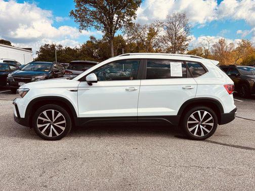 2024 Volkswagen Taos 1.5T SE