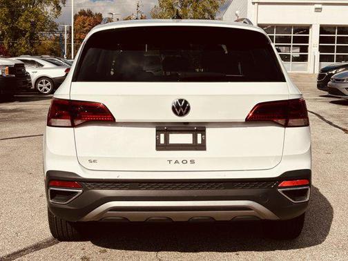 2024 Volkswagen Taos 1.5T SE