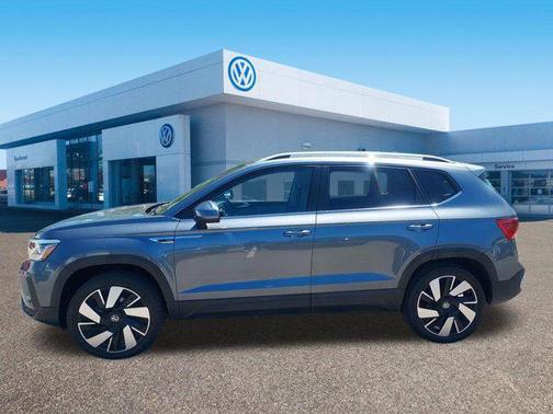 Platinum Gray Metallic 2024 Volkswagen Taos 1.5T SEL