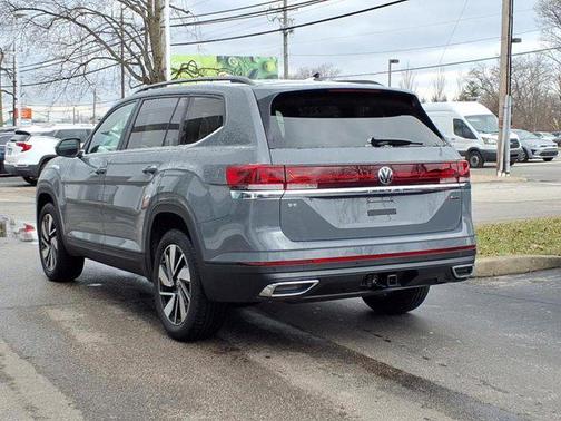 2025 Volkswagen Atlas 2.0T SE w/Technology 4MOTION