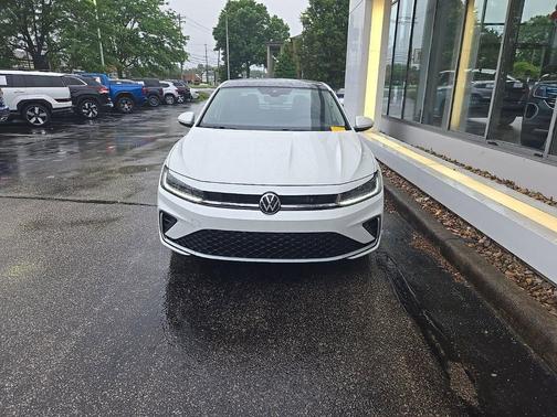 Opal White Pearl 2026 Volkswagen Jetta 1.4T SE