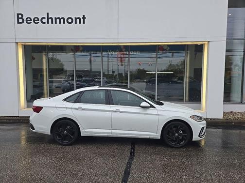 Opal White Pearl 2026 Volkswagen Jetta 1.4T SE