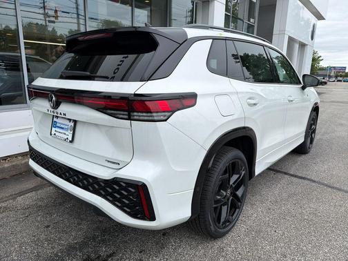 opal white pearl 2026 Volkswagen Tiguan 2.0T SE R-Line Black 4MOTION