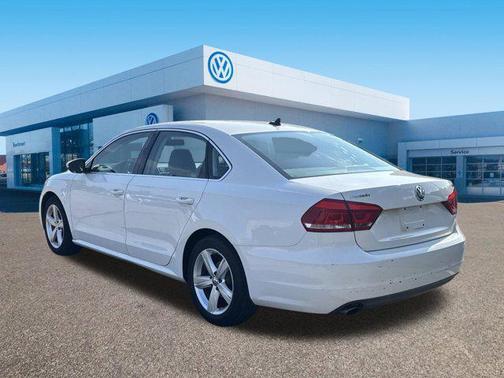 2012 Volkswagen Passat 2.5 SE