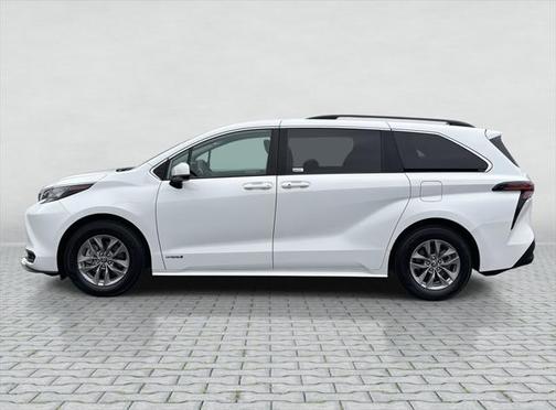 2021 Toyota Sienna LE
