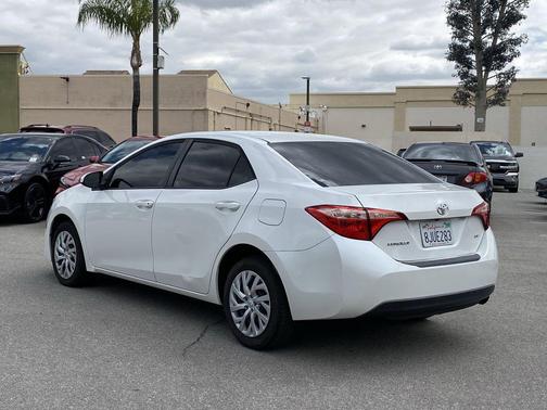 Blizzard Pearl 2019 Toyota Corolla LE