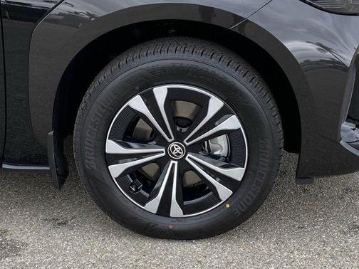 2025 Toyota bZ4X XLE
