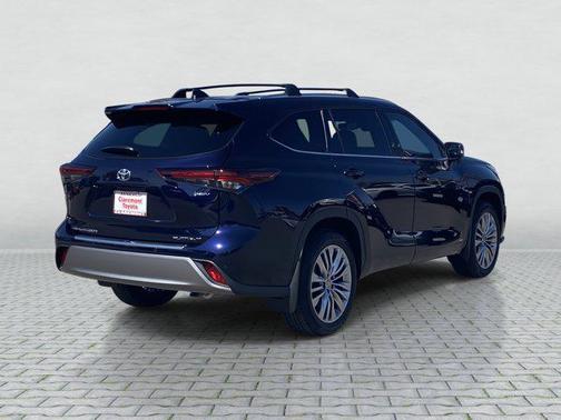 2025 Toyota Highlander Hybrid Platinum