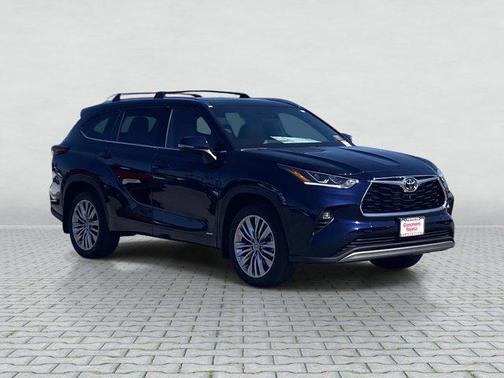 2025 Toyota Highlander Hybrid Platinum