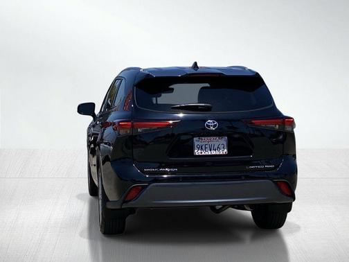 Midnight Black Metallic 2024 Toyota Highlander Limited