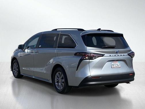 Celestial Silver Metallic 2023 Toyota Sienna XLE
