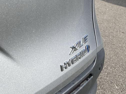 Celestial Silver Metallic 2023 Toyota Sienna XLE