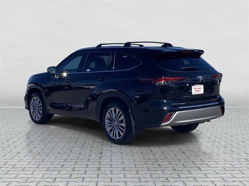 2025 Toyota Highlander Hybrid Platinum